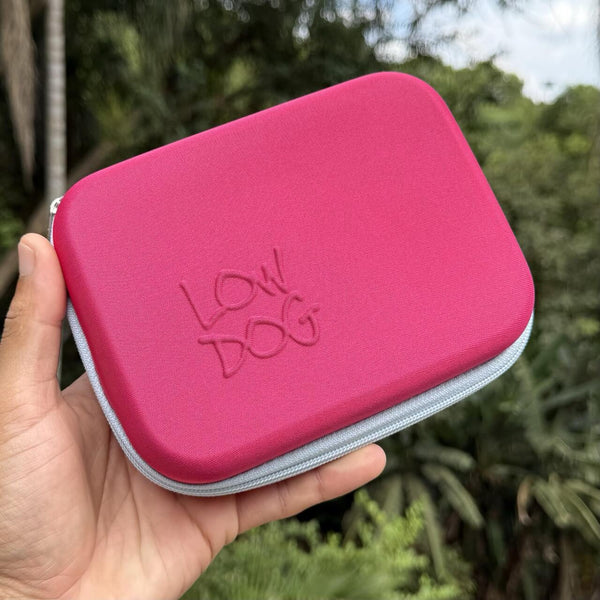 Case Low Dog – Pink com ziper azul